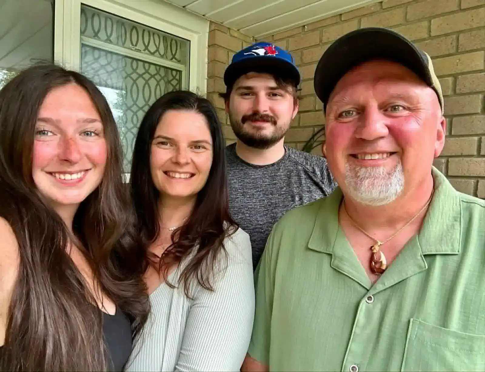 Arron-Jeavons-and-Family